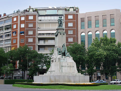 Denkmal von Emilio Castellar Fotos